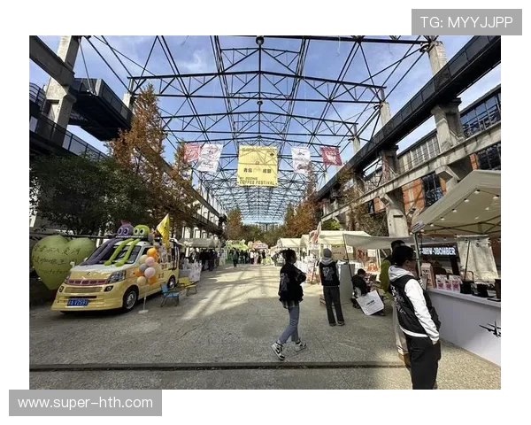 赛事转播成为城市更新触媒,带动场馆周边商业业态升级。 赛事转播成为城市更新触媒,带动场馆周边商业业态升级。